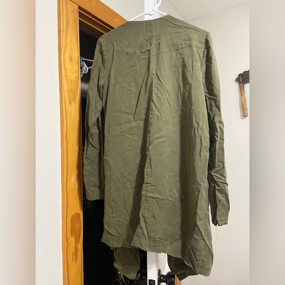 Green jacket with metal zipper & button to roll up sleeves. Worn a couple times - Picture 2 of 4